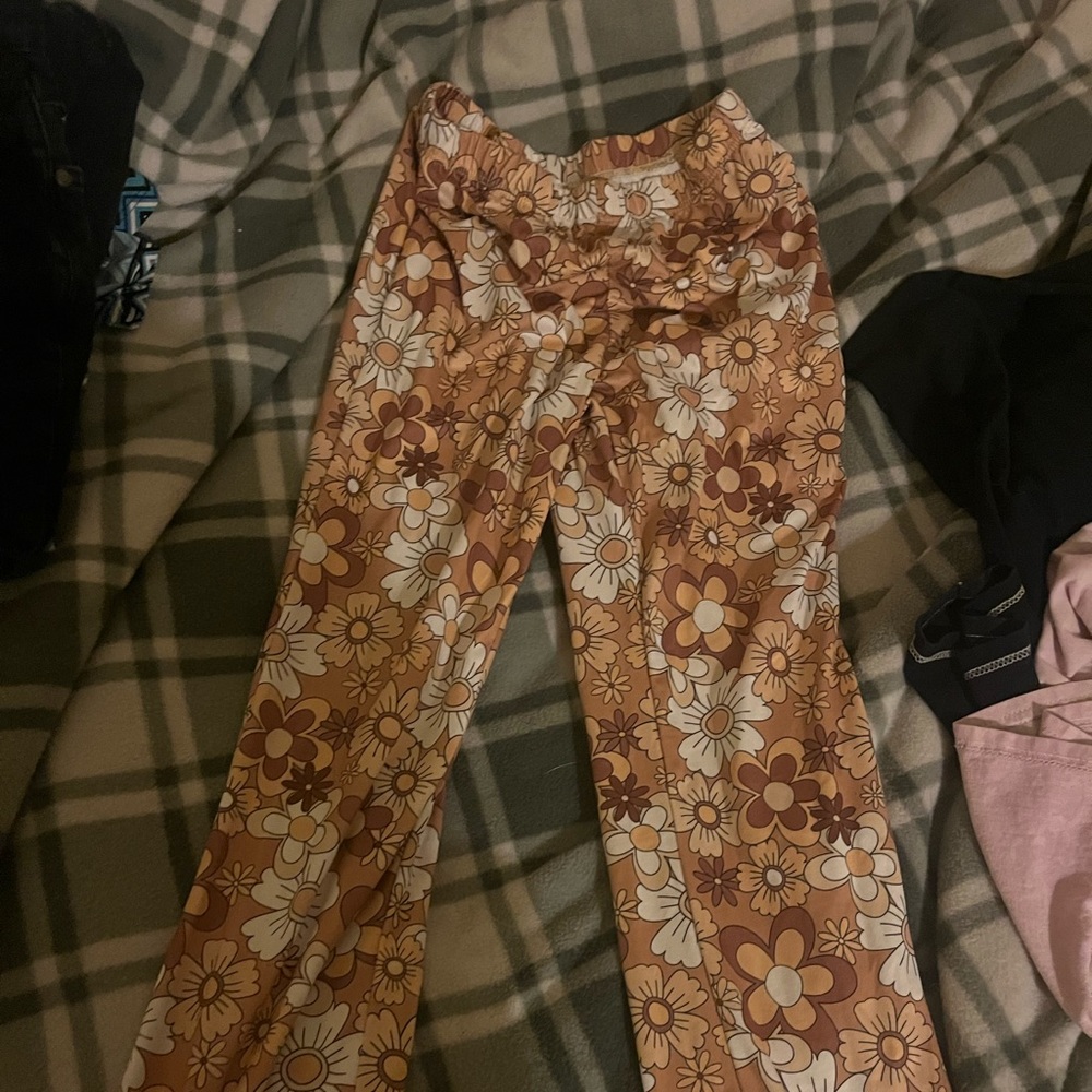 Tilly’s RSQ bell bottom leggings. Size M